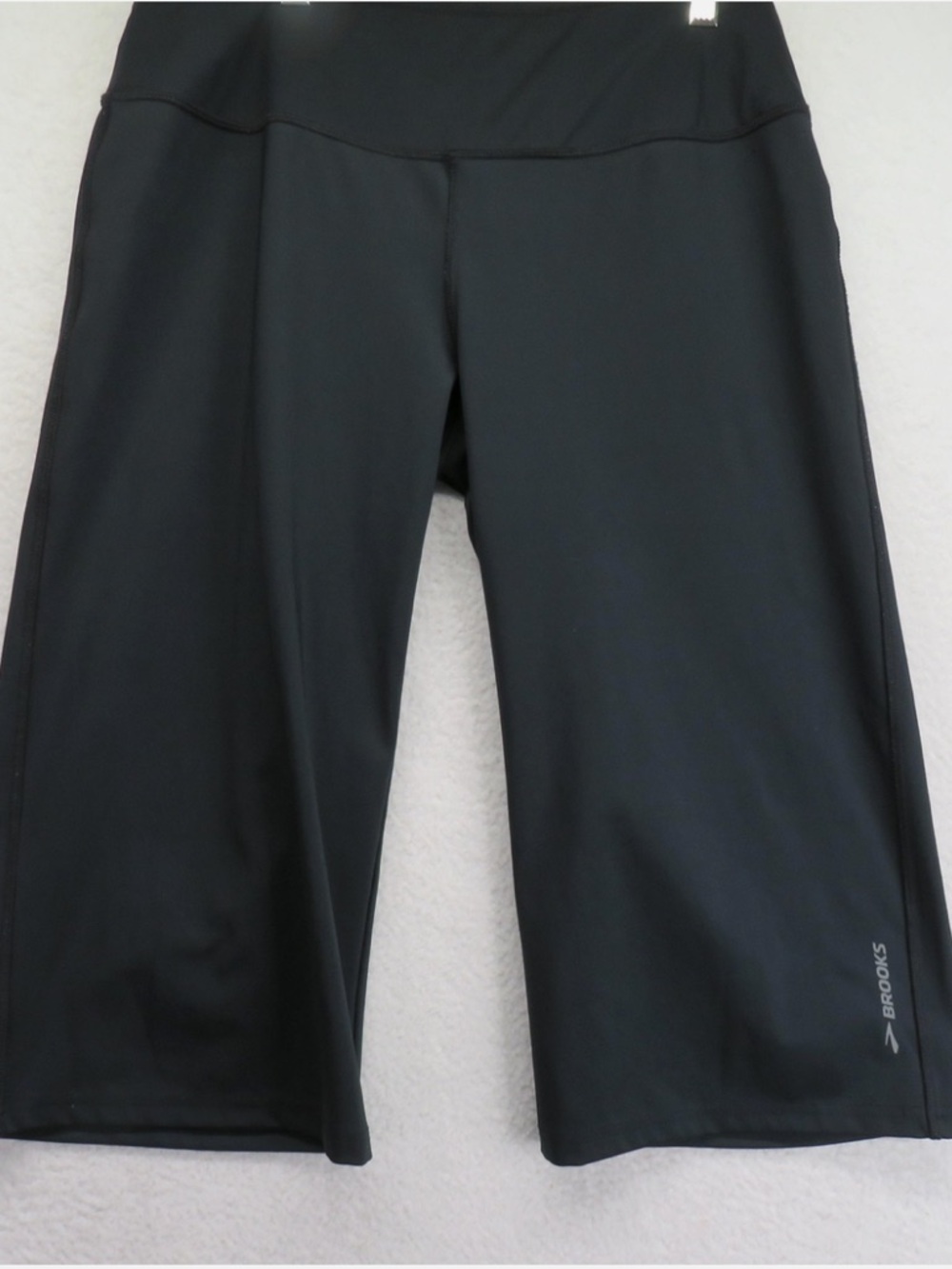 Brooks Black Cropped Performance Leggings